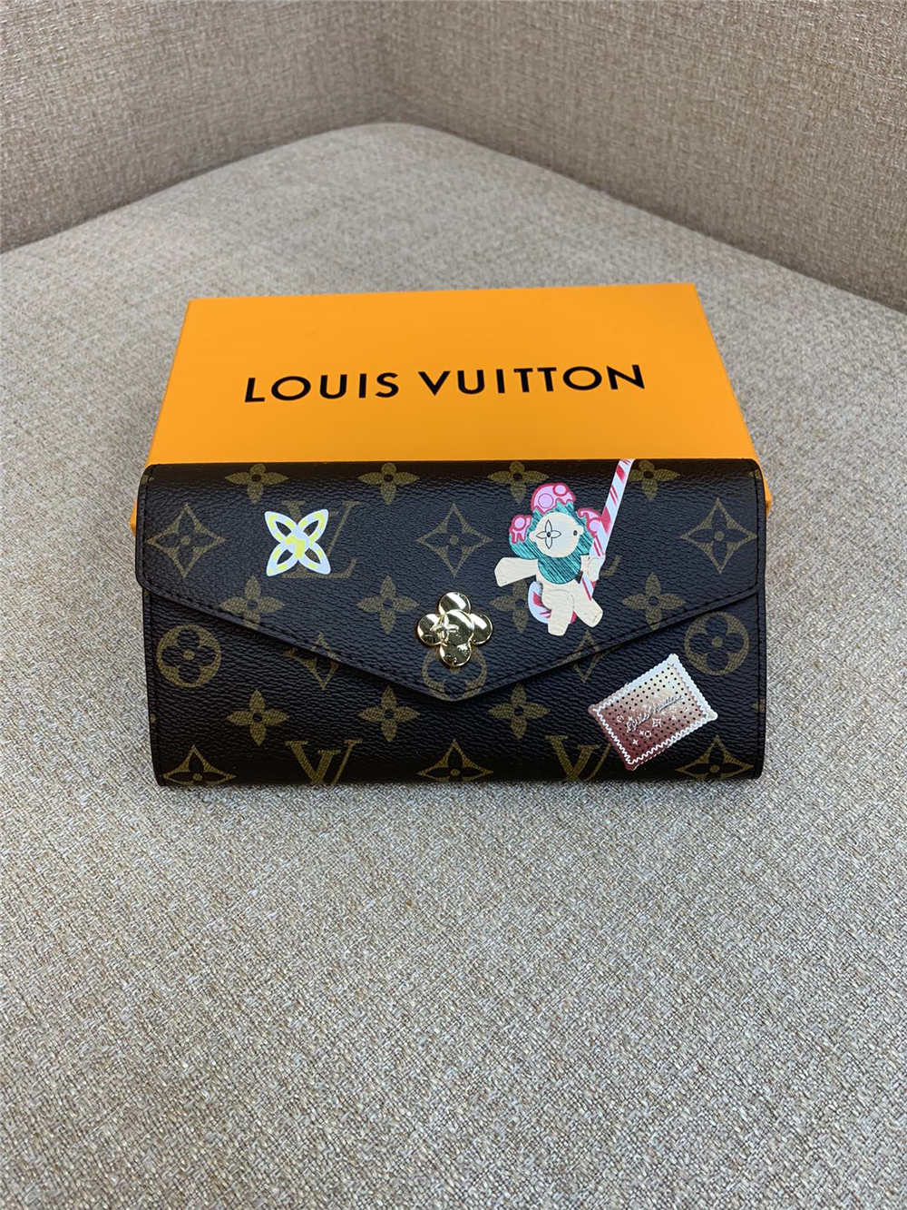 Louis Vuitton M12207 2025 new 